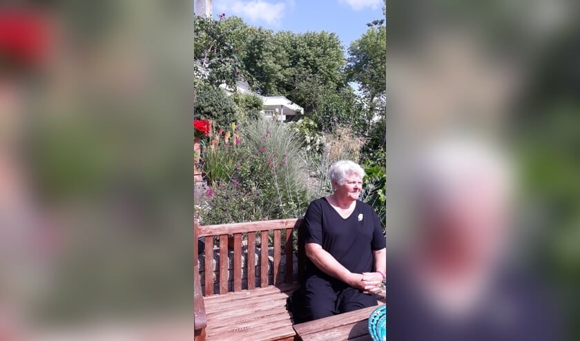 Anneleen Verhaegen in haar stadstuin in Beuningen.