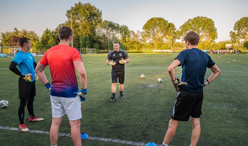 Keeperstraining bij DIO'30.
