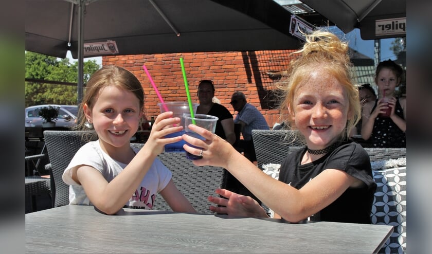 Terrassen weer open in Maas en Waal, De Rosmolen in Beneden-Leeuwen