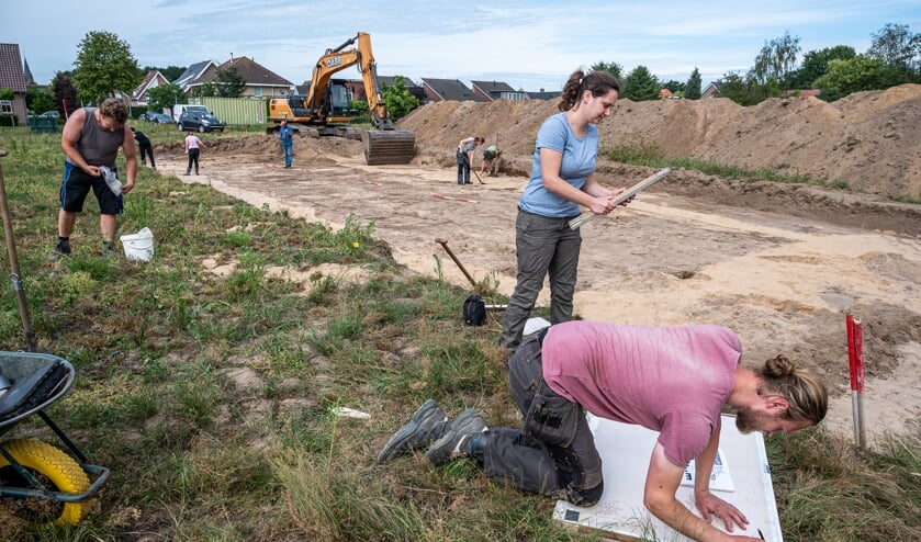 Het archeologisch onderzoek is in volle gang.