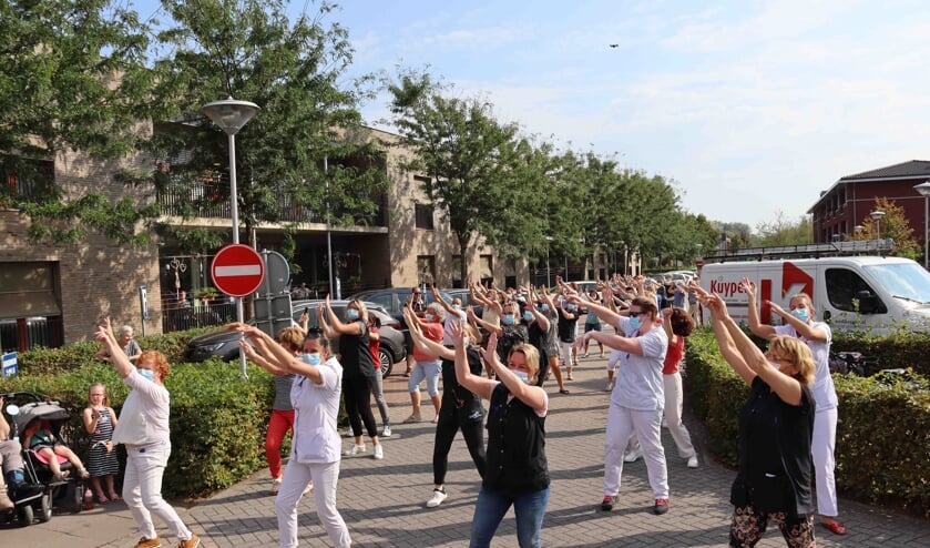 Medewerkers zMW gaan Jerusalema Challenge aan