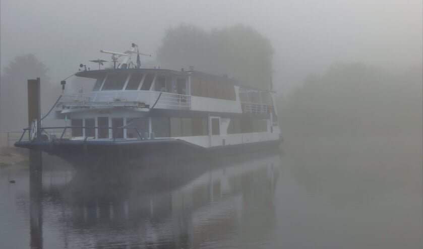 Mistige ochtend in Maas en Waal