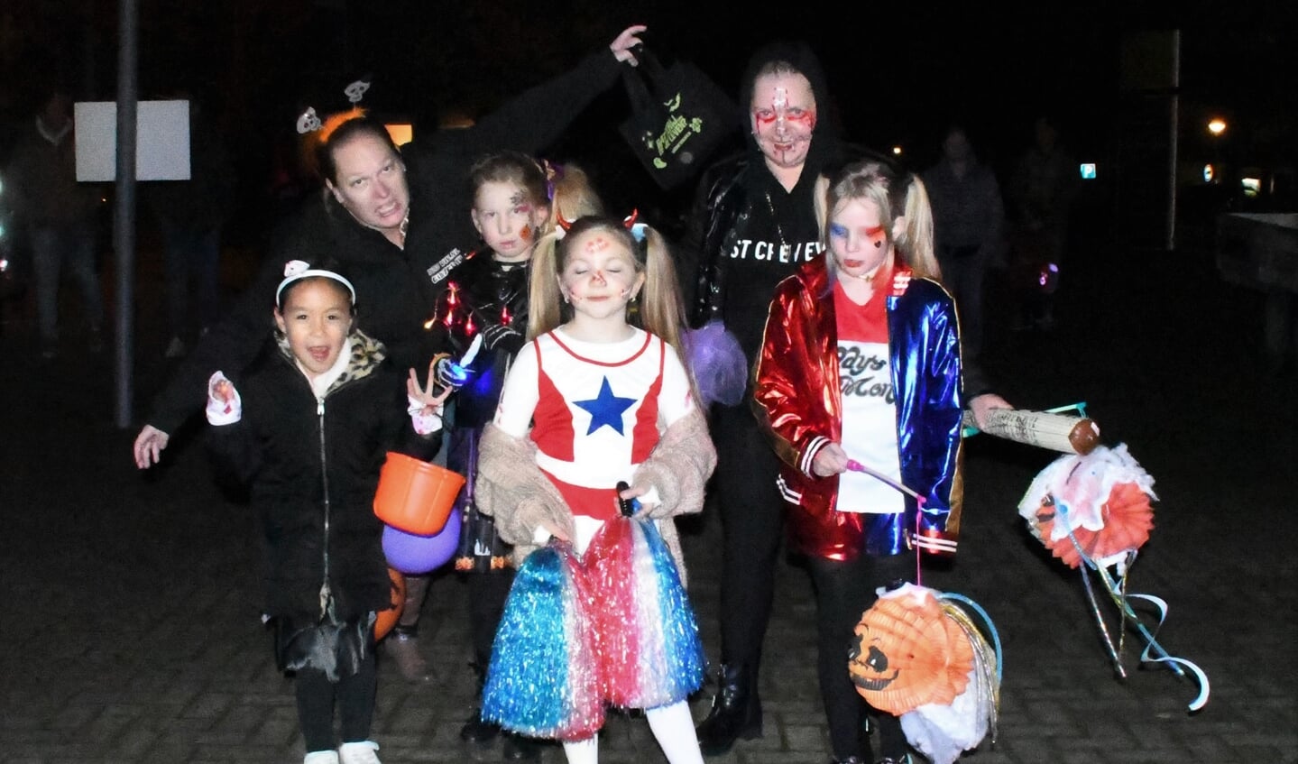 Verlichte Halloweenoptocht Dreumel