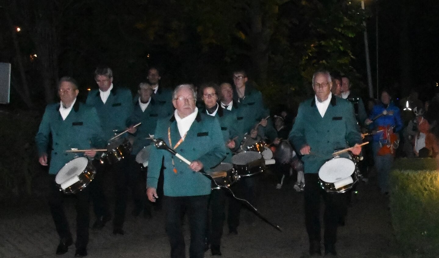 Verlichte Halloweenoptocht Dreumel