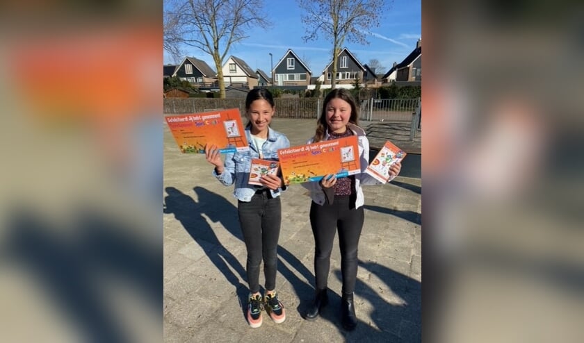 <p>Myrthe en Lieke van basisschool de Hoeven.</p>
