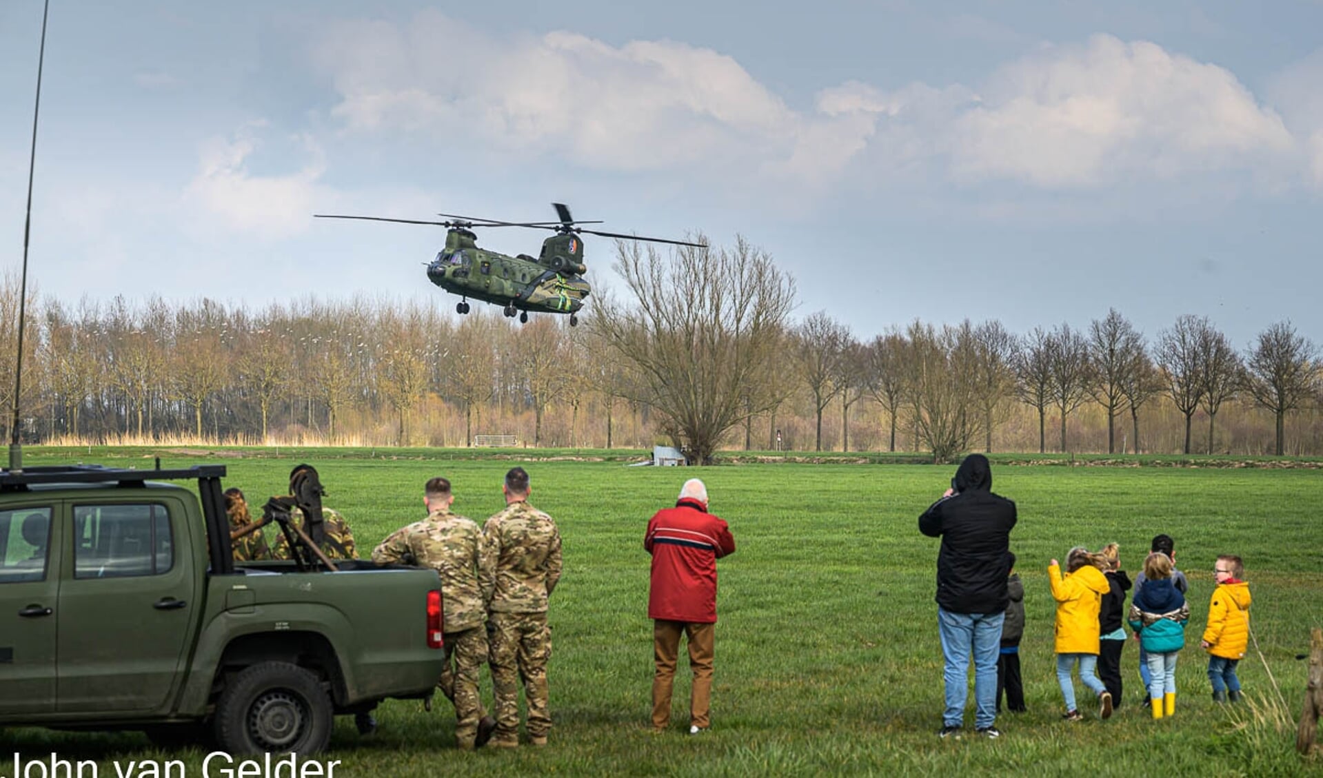 Militaire oefening in Beneden-Leeuwen.