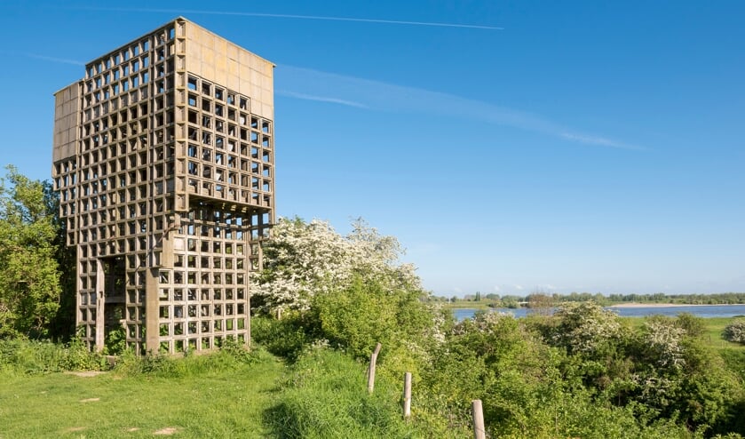 Uitkijktoren nabij sluis Sint Andries.