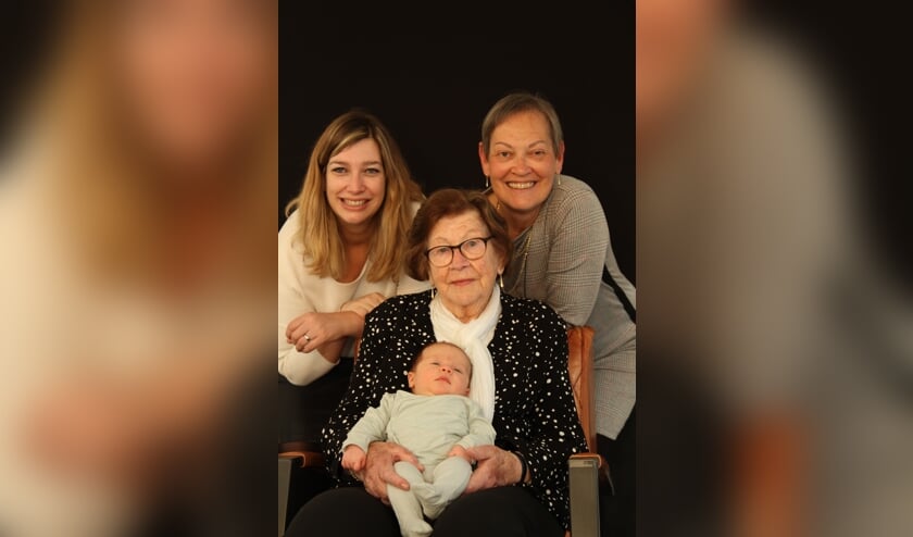 Vier generaties familie Adams.