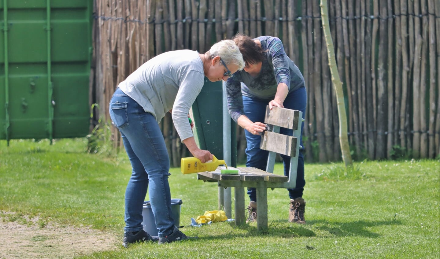 NL Doet actie bij Park Groenewoud in Boven-Leeuwen