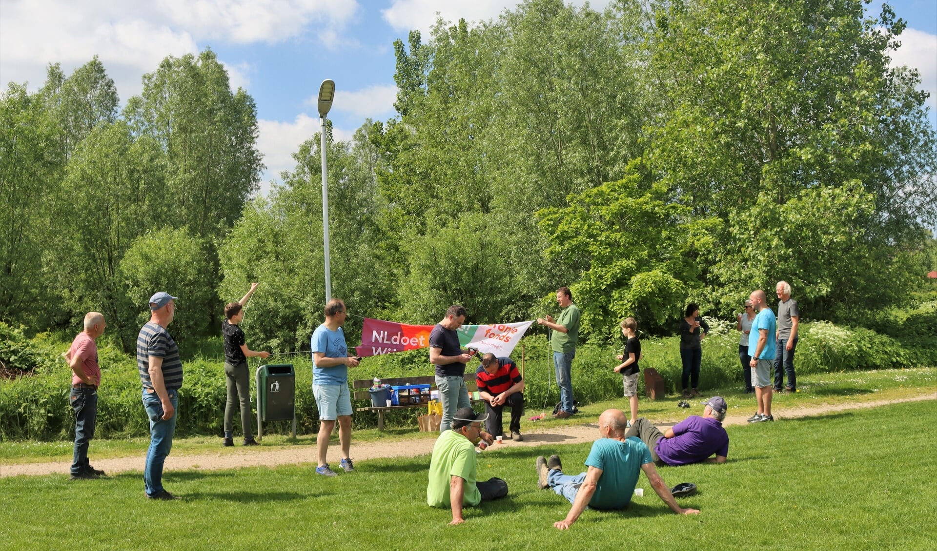 NL Doet actie bij Park Groenewoud in Boven-Leeuwen