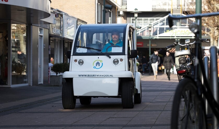 <p>De herkenbare auto van Buurt Vervoer Beuningen.</p>