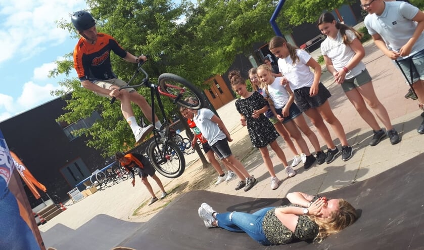 <p>Roadshow op basisschool De Reuzepas.</p>