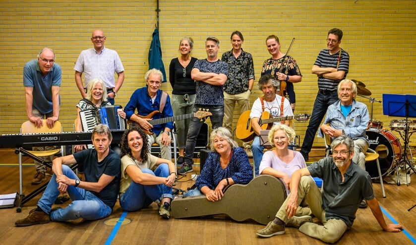<p>De cast van Ruïnetheater Batenburg.</p>