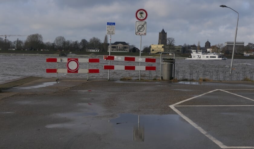 Hoogwater in Maas en Waal, 8 januari 2022  