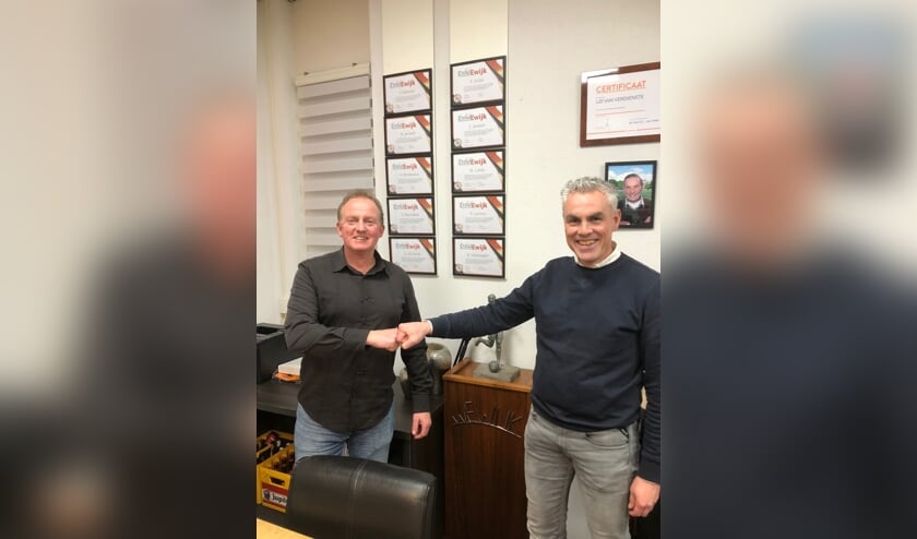 Bas Hendriks (links) en voorzitter Bart Sanders.