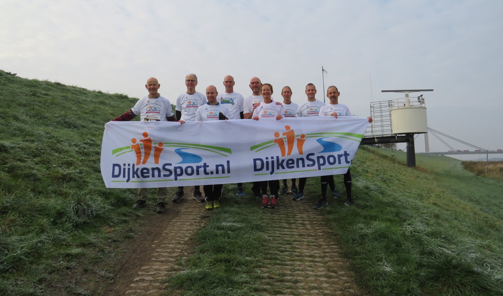 Team Maas en Waalse Dijkenloop deed mee tijdens de Zevenheuvelenloop