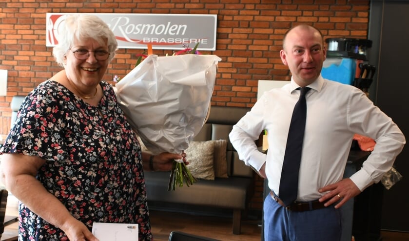 Dinie van Coolwijk en burgemeester Vincent van Neerbos  