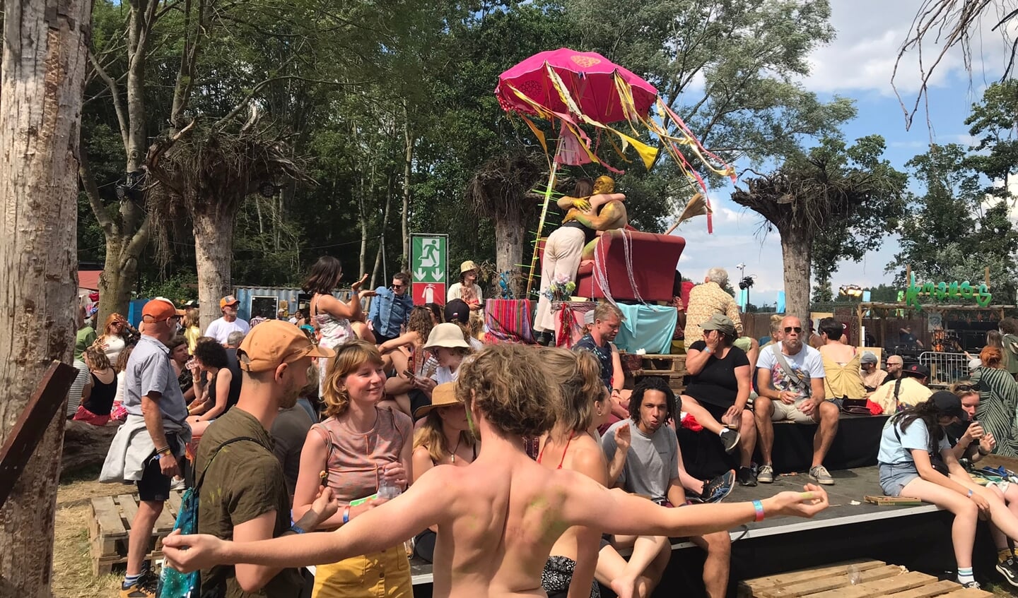 Een gouden knuffel van 'Buddha'