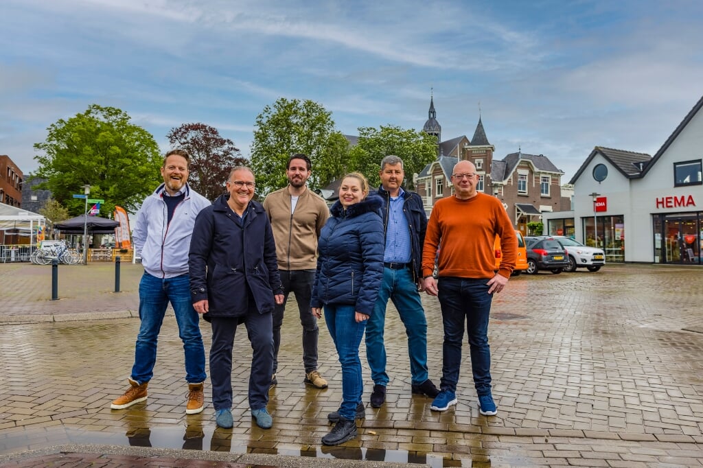 Bas Driessen, Willem van Veenendaal, Igor Langeveld, Esther Thomassen, Norbert van Harmelen, Rob Fogteloo.
