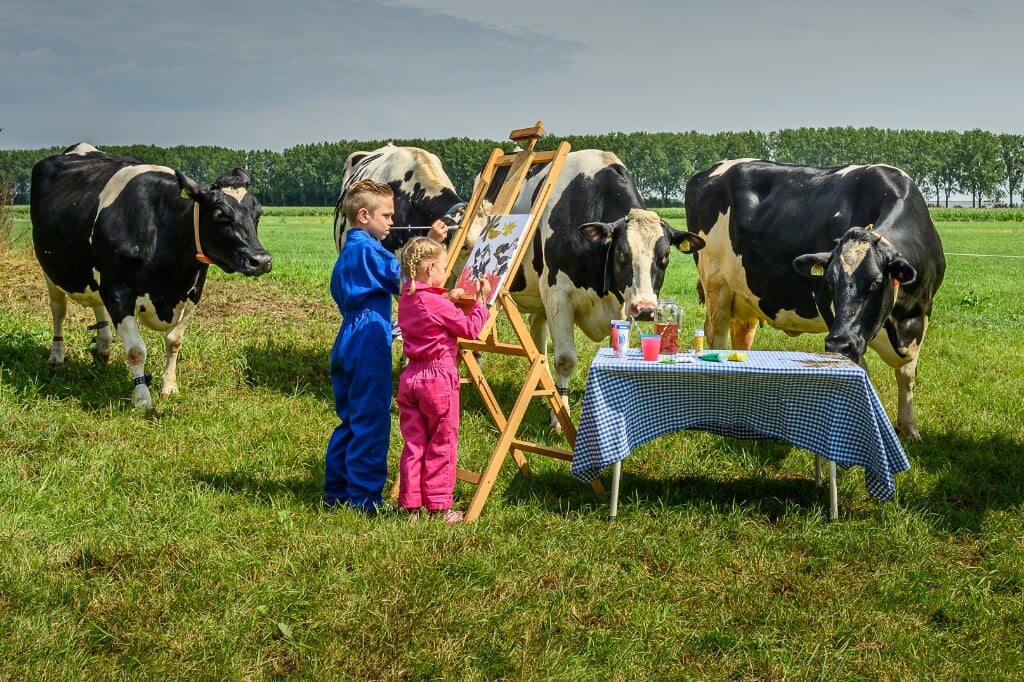 Koeien schilderen op de boerderij