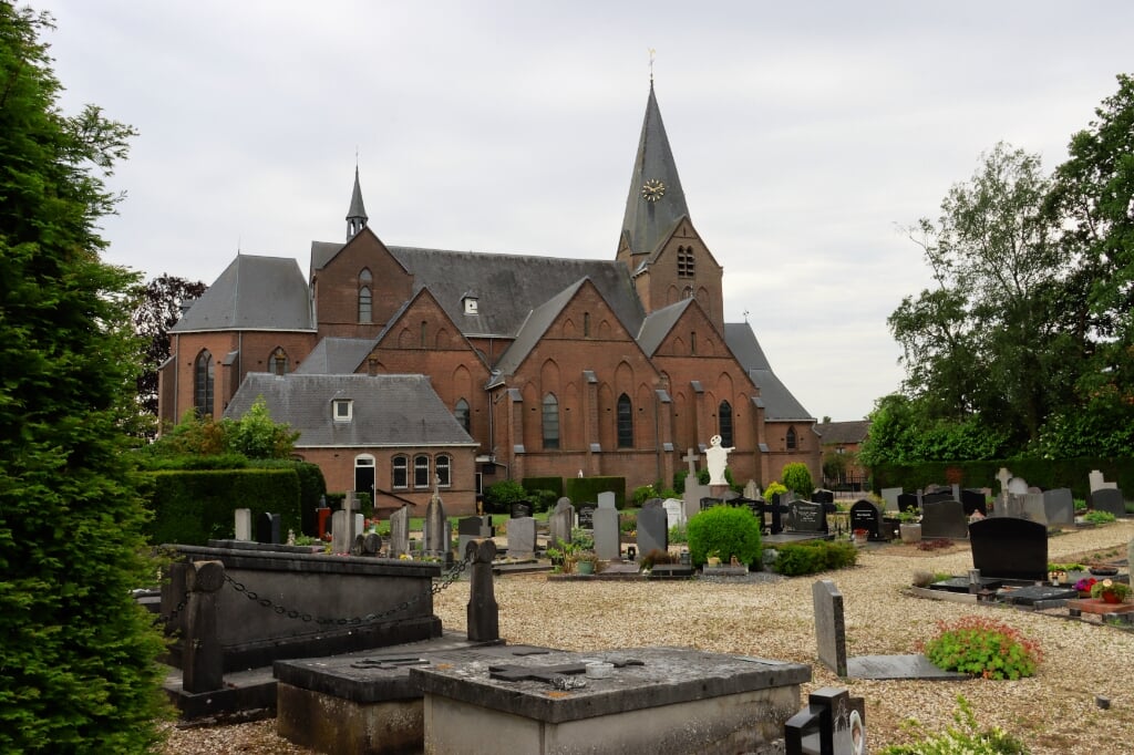 Kerk Boven-Leeuwen, begraafplaats