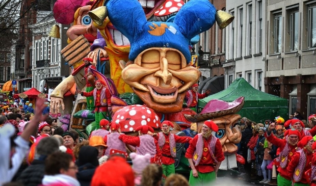 <p>Veiligheidsregio's: ‘Door verlenging lockdown streep door carnaval’</p>