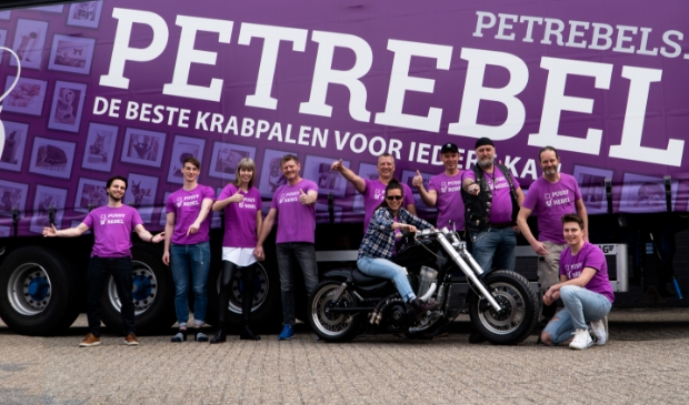 Het team van Petrebels op de foto. 