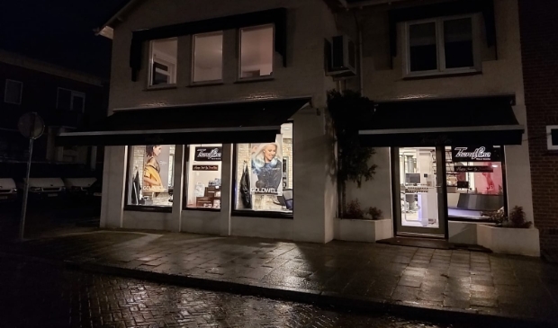 <p>De lichten aanhouden is vanavond symbolisch.</p>