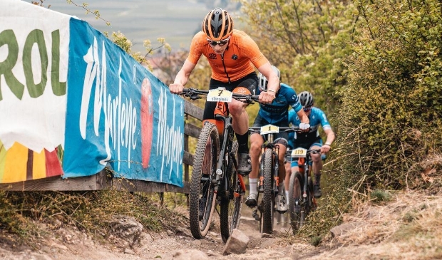 <p>Tom Schellekens tijdens de UCI juniorseries van de Internazionali d’Italia Series</p>