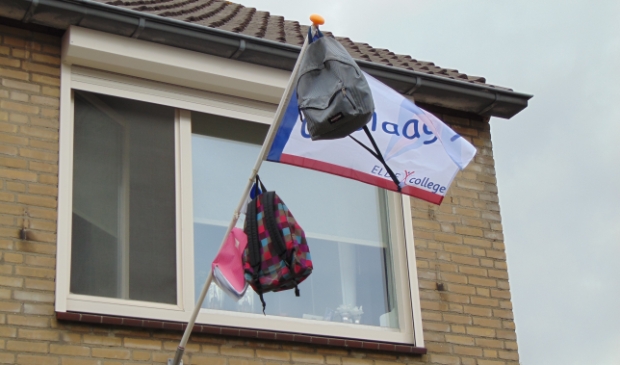 <p>De vlag kan uit!</p>