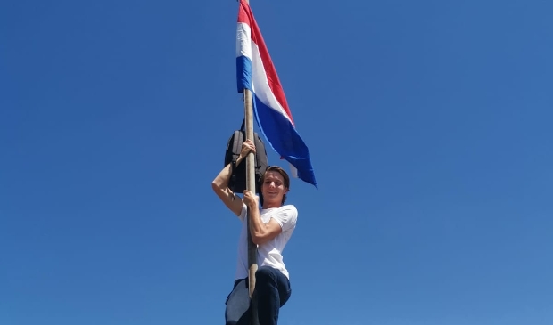 <p>Stefan Voets, slaagde vorig jaar voor z'n MBO-opleiding Paraveterinair en stuurde deze foto in.</p>
