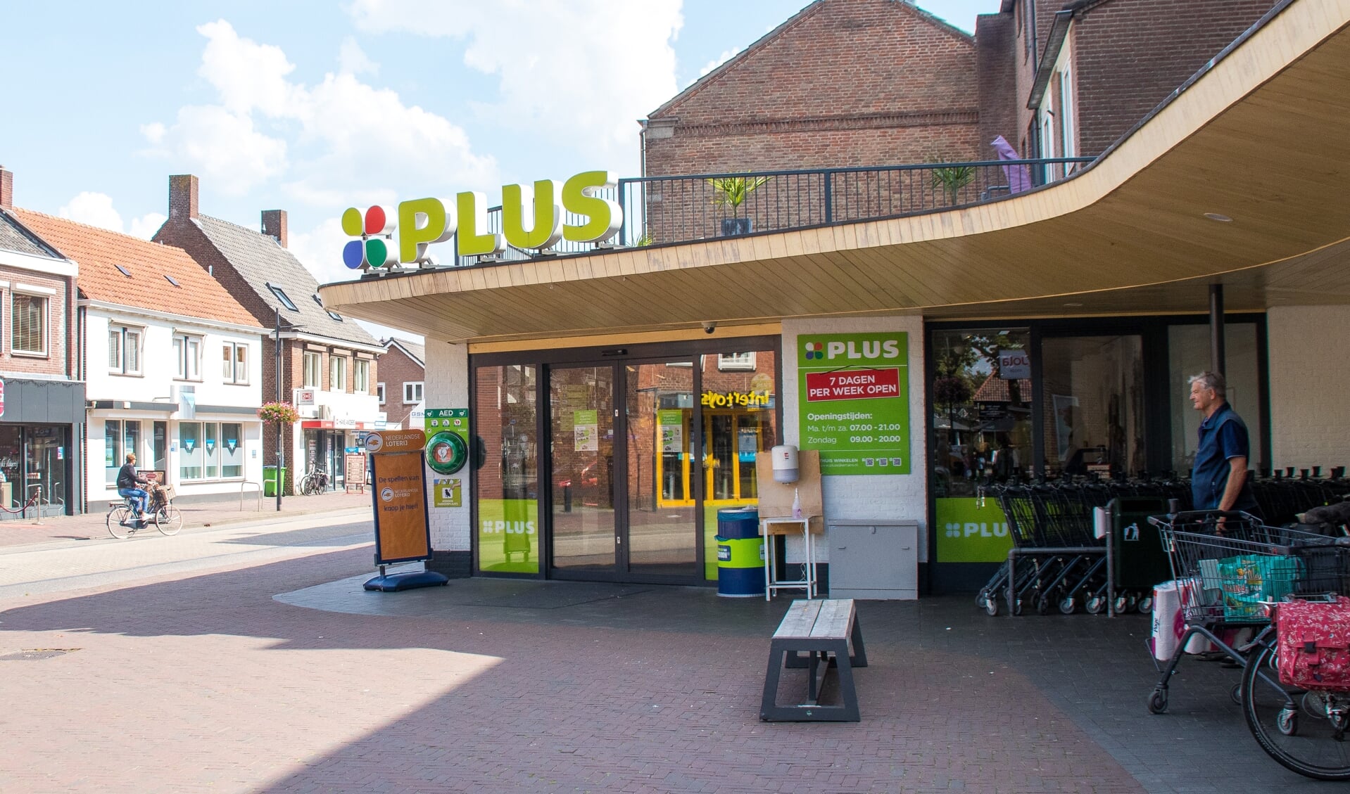 Plus Bertrams aan de Hoofdstraat in Schijndel