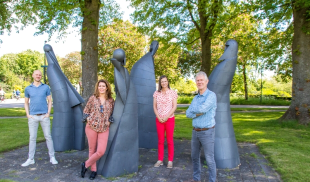 Het bestuur v.l.n.r.: Bas, Moniek, Jeannine en Wim.