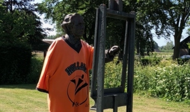 <p>Oranjekoorts bij Dorus van Oorschot</p>