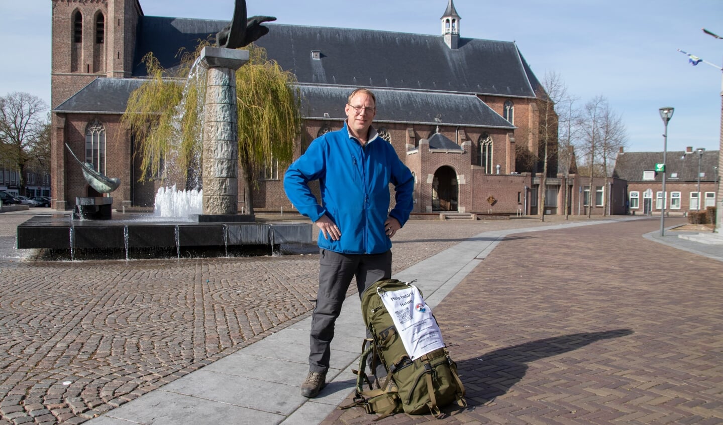 Twan Vermeer loopt van Maastricht naar Schijndel. Foto: Bas Ulehake