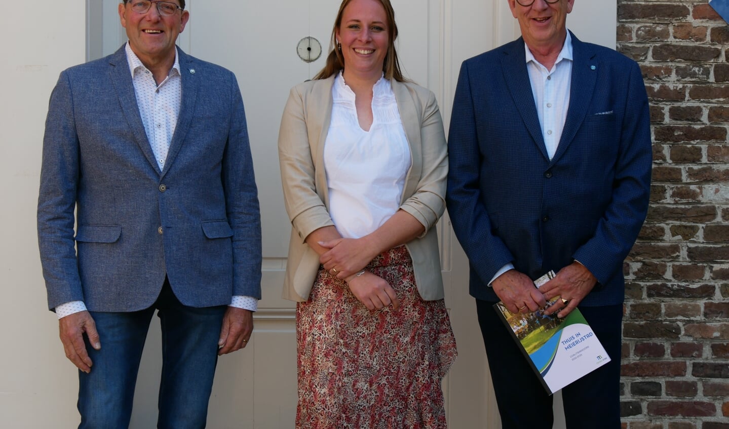 De fractievoorzitters van de partijen in het college: Rien Verhagen (CDA), Miranda Kerkhof - Ulehake (HIER) en Arie de Zwart (PvdA-GroenLinks). Wilma Wagenaars (VVD) ontbreekt in verband met werk.