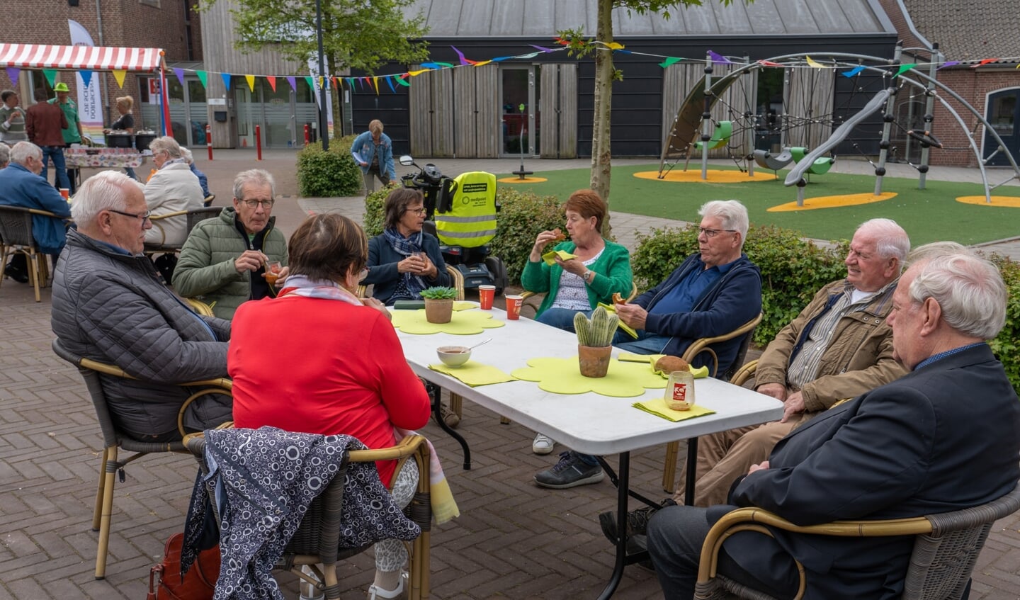 Vrijheidsmaaltijd bij de Schakel Wijbosch