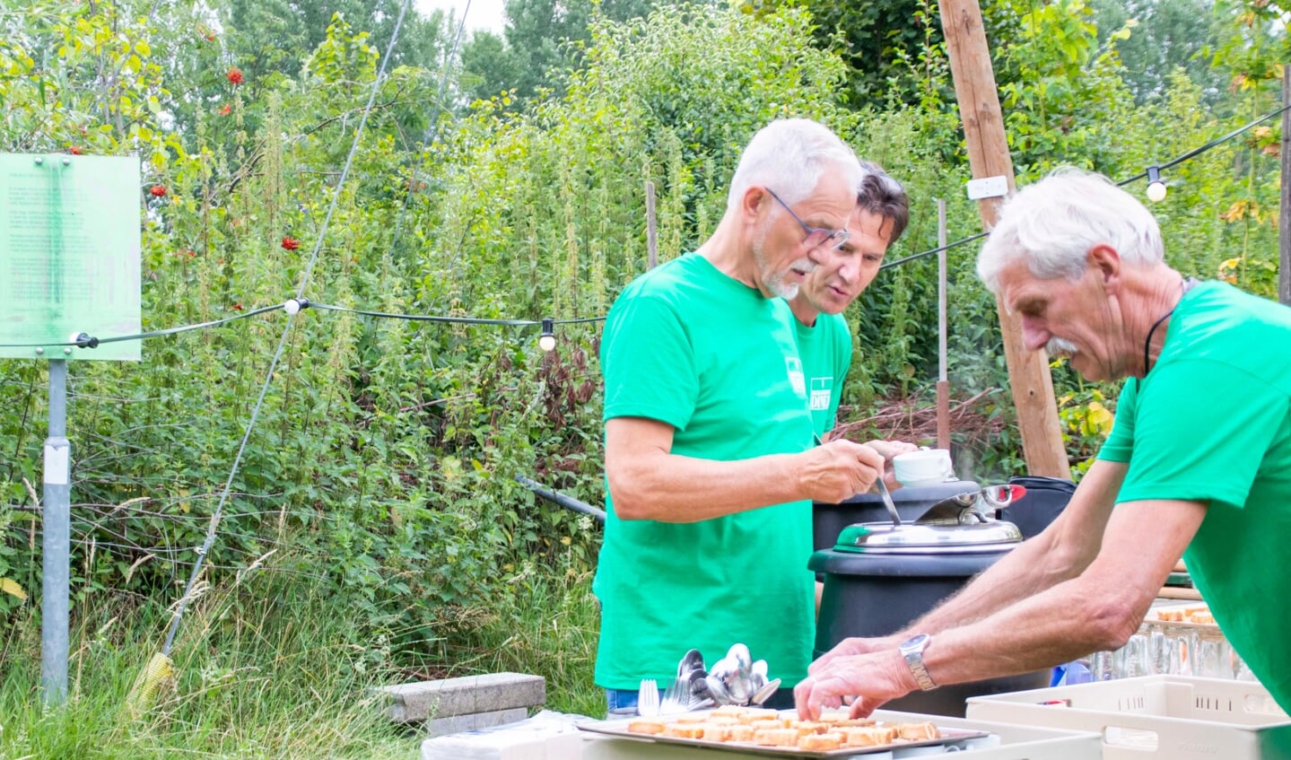 Biergondisch dineren op het hopveld in Schijndel