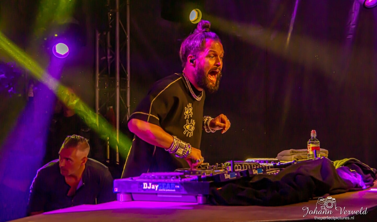 DJ La Fuente in actie tijdens Schijndel aan Zee. Foto: Johann Verveld