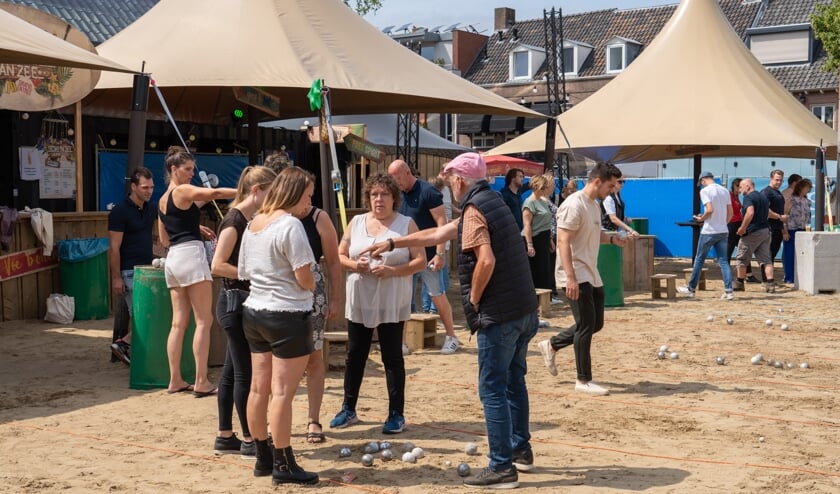 Schijndelse horeca speel jeu de boules bij Schijndel aan zee
