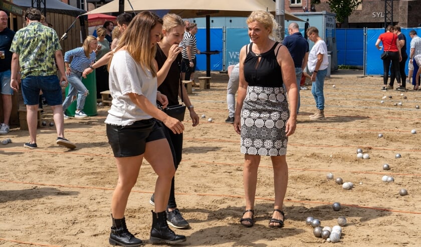 Schijndelse horeca speel jeu de boules bij Schijndel aan zee