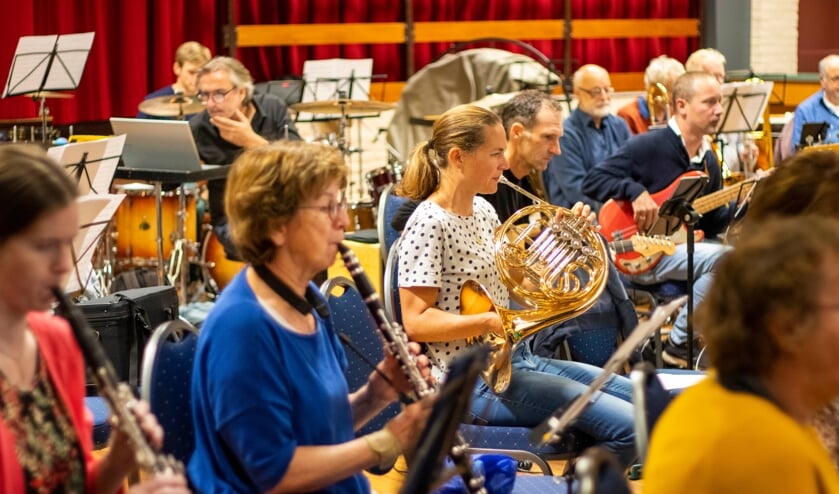Harmonie St. Cecilia oefent voor het Promconcert.