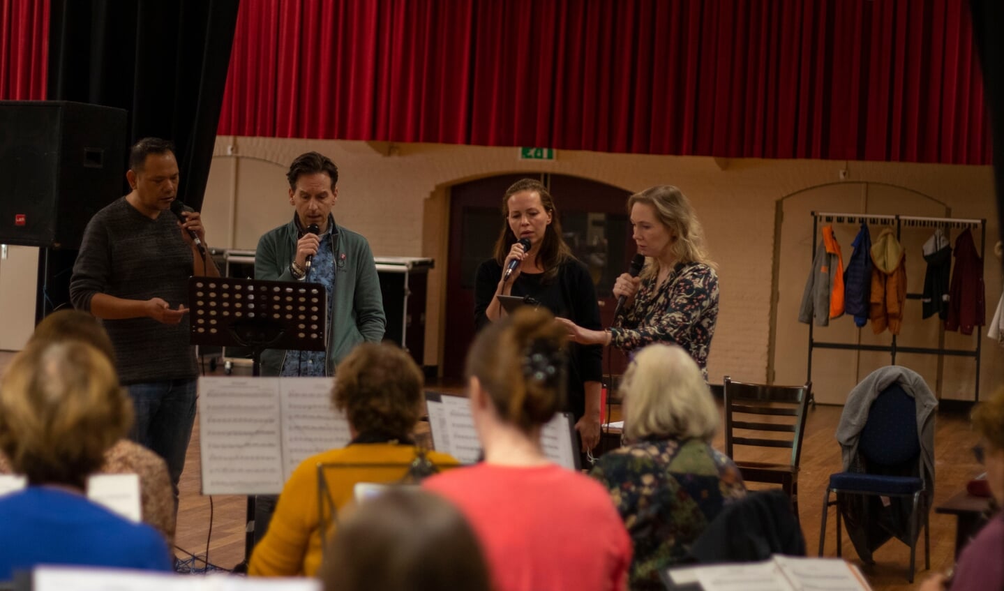 Harmonie St. Cecilia oefent voor het Promconcert.
