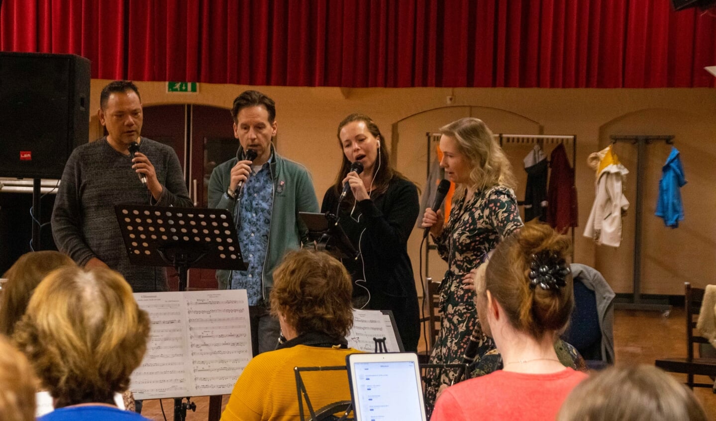 Harmonie St. Cecilia oefent voor het Promconcert.