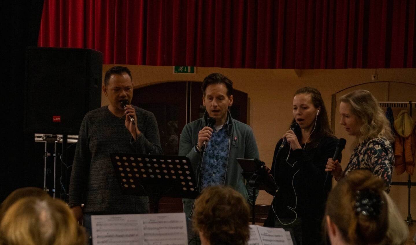 Harmonie St. Cecilia oefent voor het Promconcert.