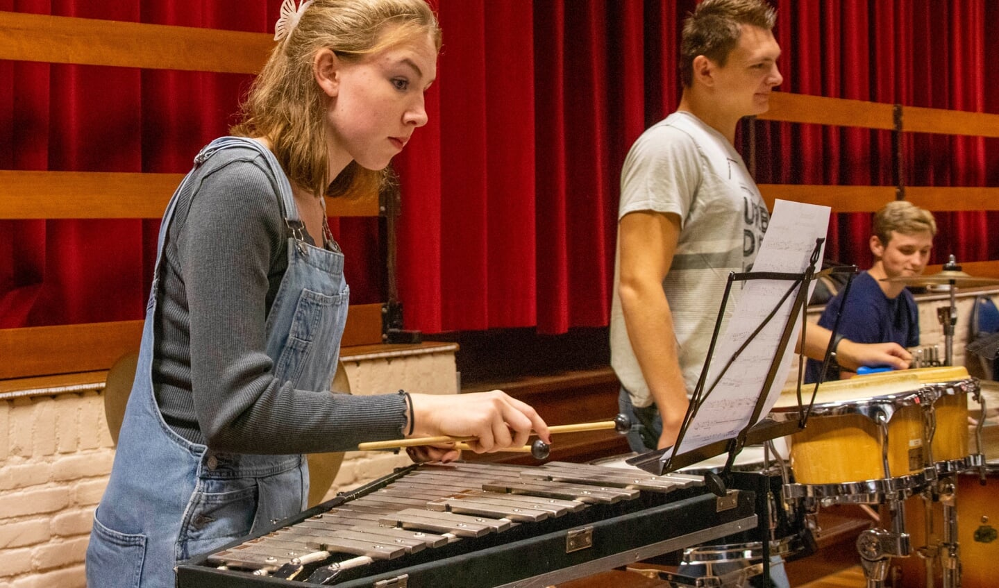 Harmonie St. Cecilia oefent voor het Promconcert.