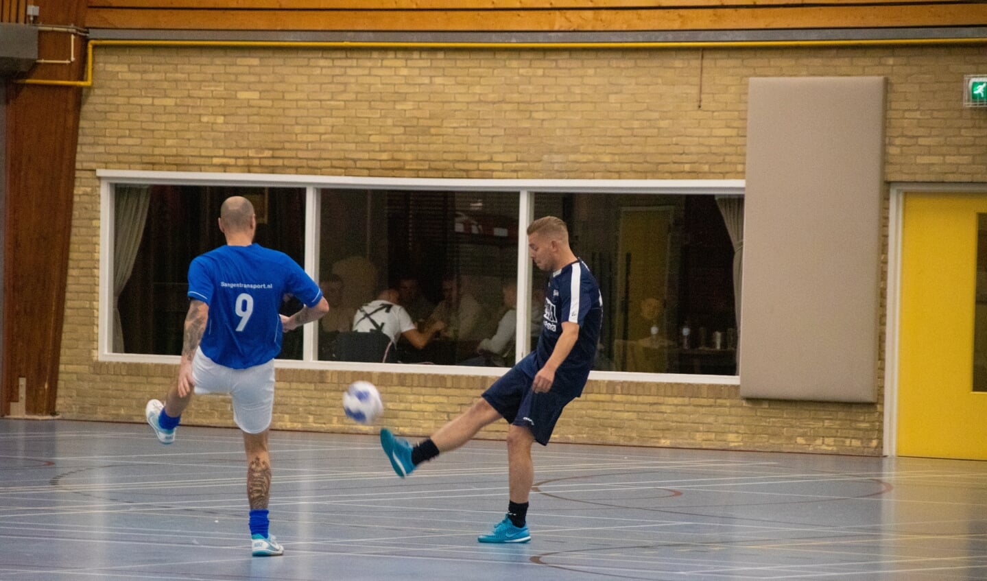 Vd Sangen transport kampioen zaalvoetbal