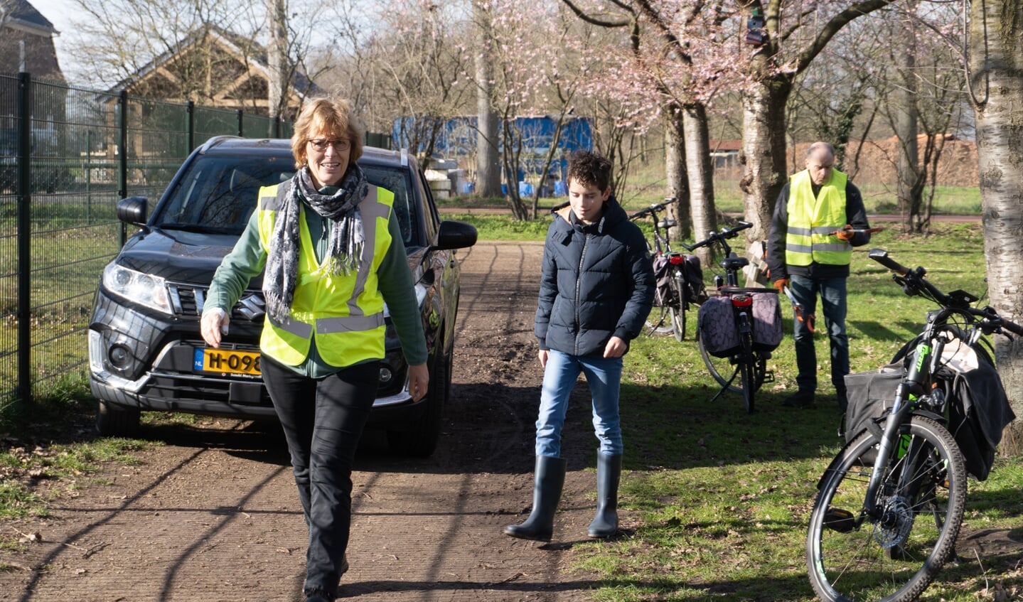 Opschoondag in wijk Plein