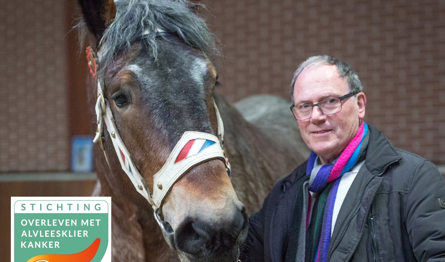 Wim van Lankveld met een van de paarden.