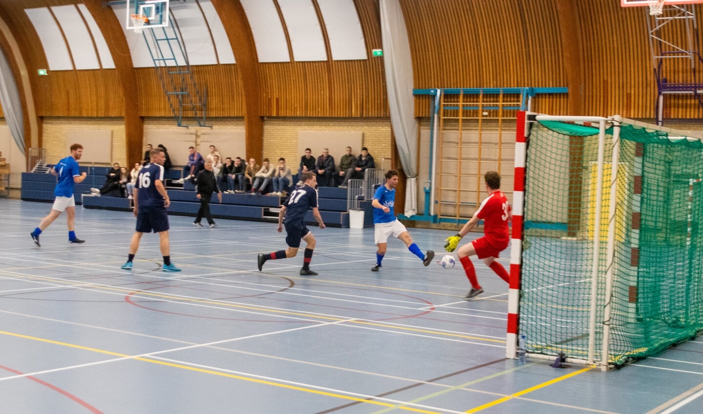 Vd Sangen transport kampioen zaalvoetbal